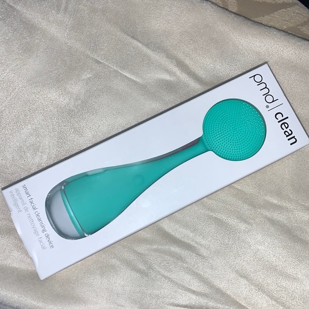 Smart Facial Scrub Device - mint green